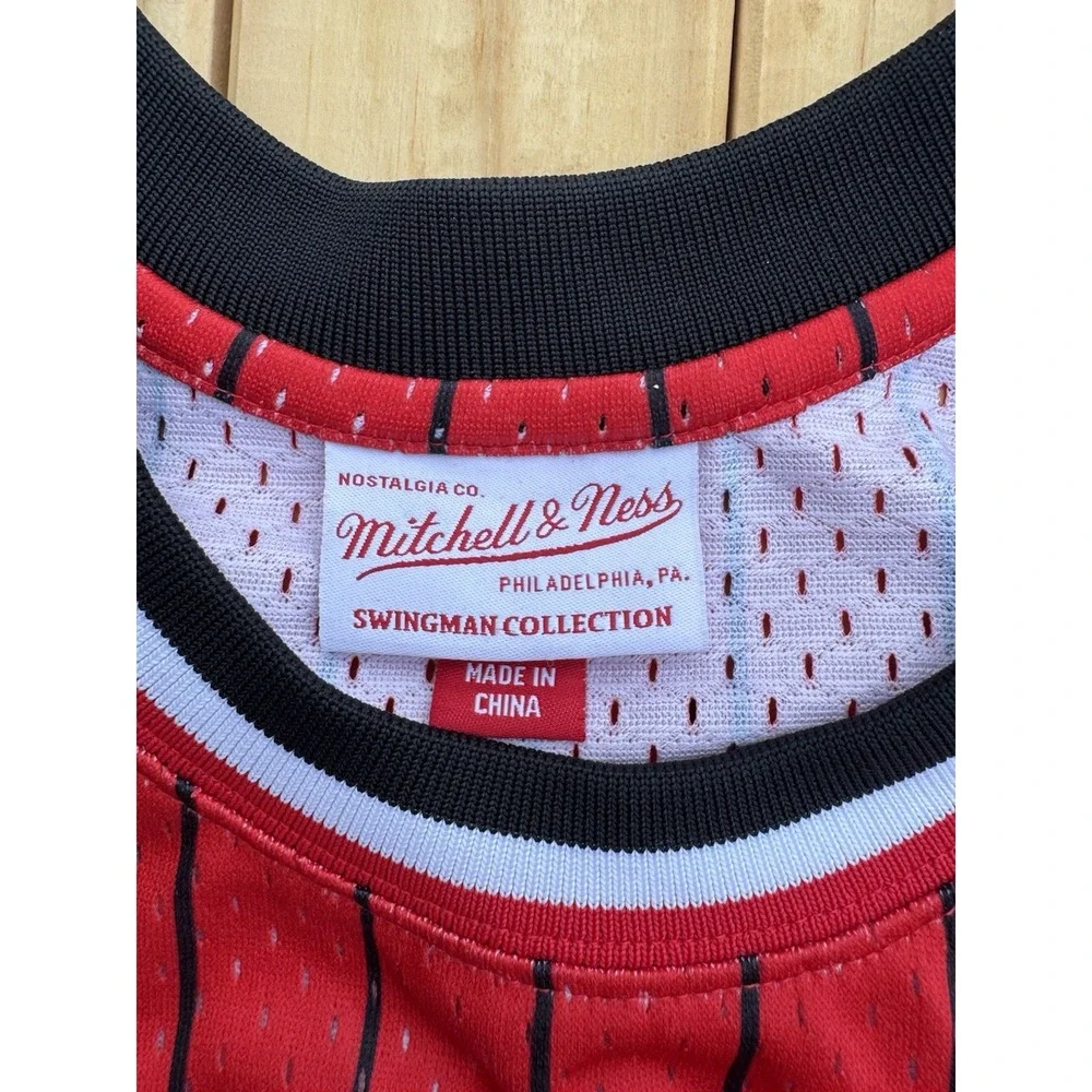 Mens Mitchell & Ness NBA Reload Swingman Jersey Bulls 1995 Scottie‎ Pippen Large